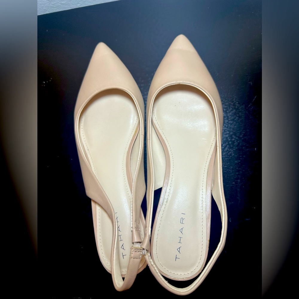 TAHARI, Size 8.5